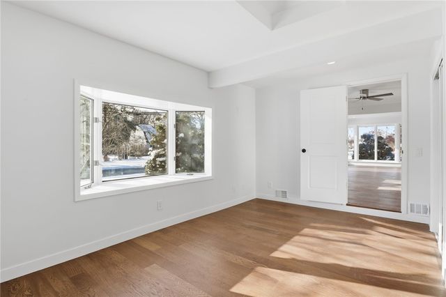 6 Newport Road, Irondequoit, NY 14622