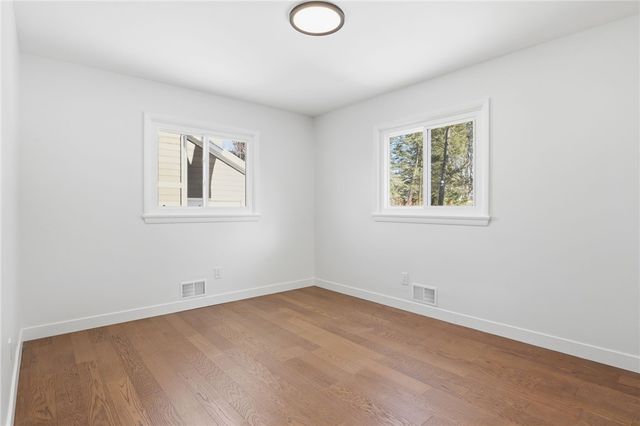 6 Newport Road, Irondequoit, NY 14622