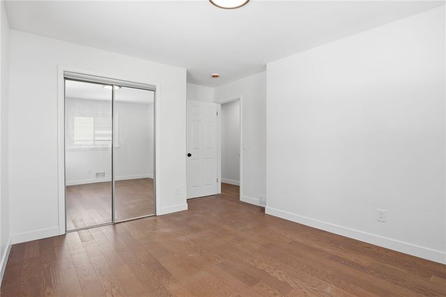 6 Newport Road, Irondequoit, NY 14622