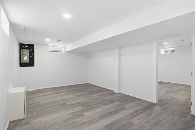 6 Newport Road, Irondequoit, NY 14622