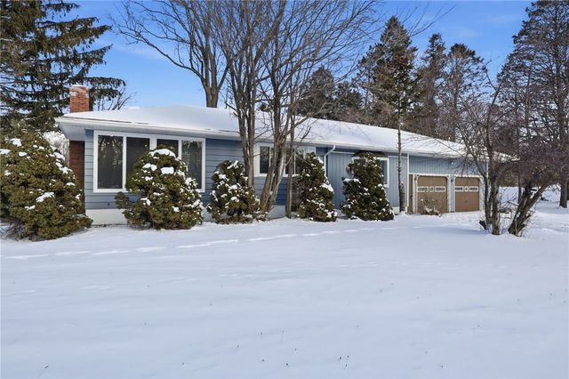 6 Newport Road, Irondequoit, NY 14622