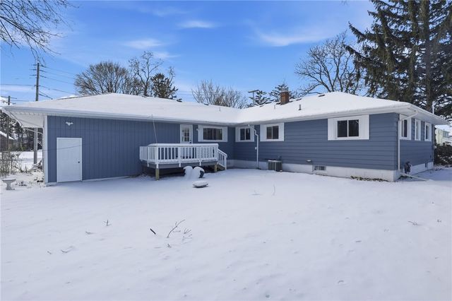 6 Newport Road, Irondequoit, NY 14622