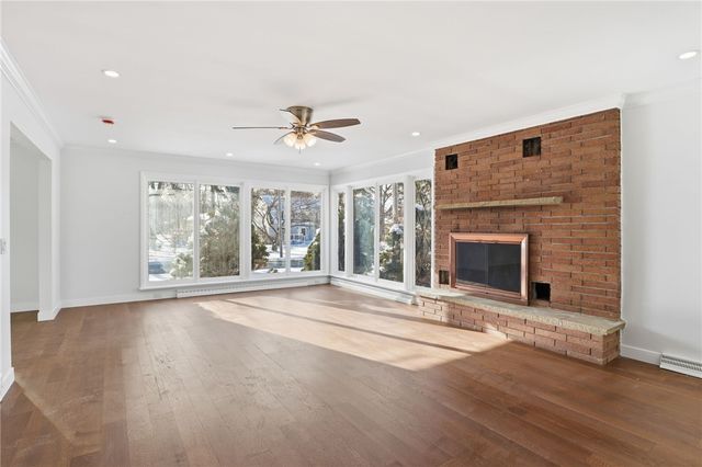 6 Newport Road, Irondequoit, NY 14622