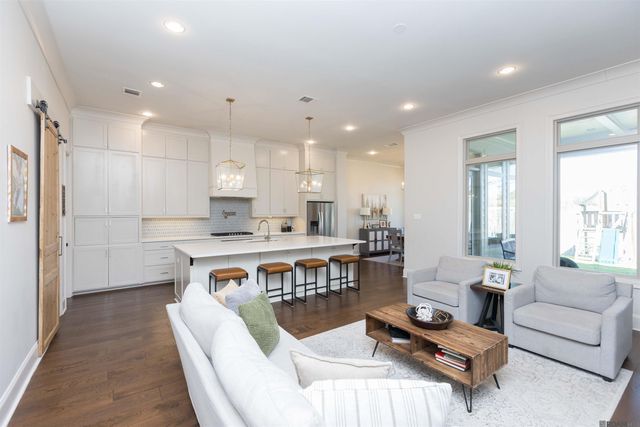 7353 N Eisworth Ave, Central, LA 70818