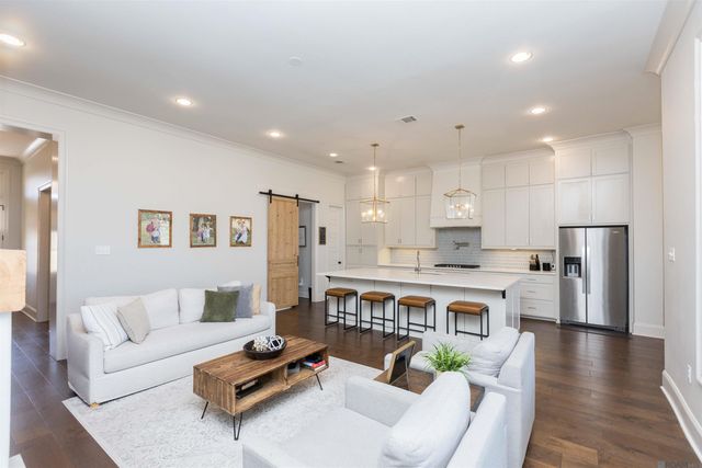 7353 N Eisworth Ave, Central, LA 70818