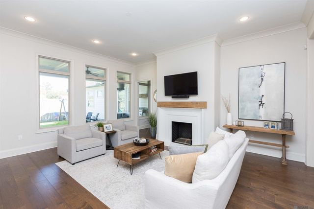 7353 N Eisworth Ave, Central, LA 70818