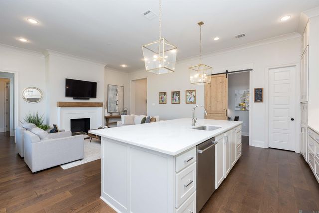 7353 N Eisworth Ave, Central, LA 70818