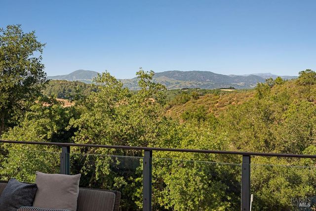 280 Long Acres Pl, Healdsburg, CA 95448