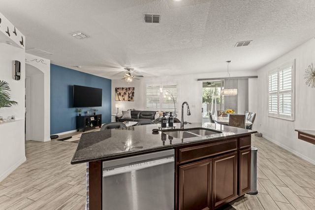 2241 SW Abalon Circle, Port St Lucie, FL 34953