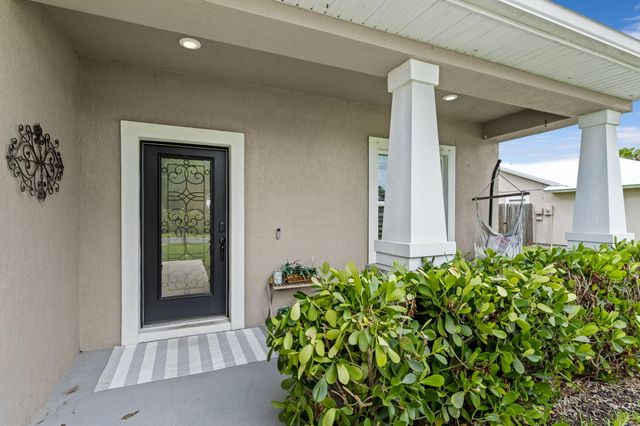 2241 SW Abalon Circle, Port St Lucie, FL 34953