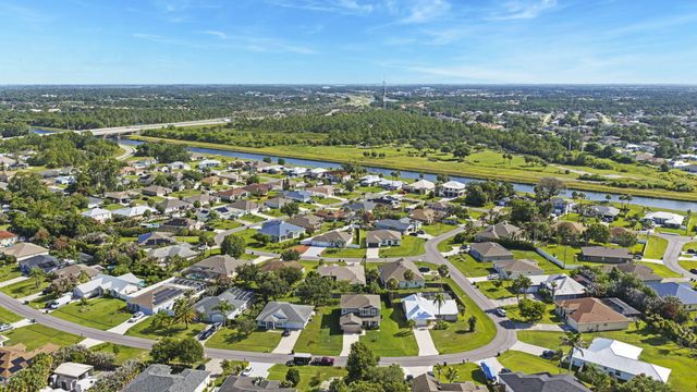 2241 SW Abalon Circle, Port St Lucie, FL 34953
