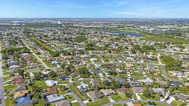 2241 SW Abalon Circle, Port St Lucie, FL 34953