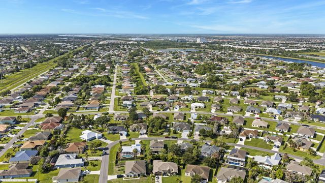 2241 SW Abalon Circle, Port St Lucie, FL 34953