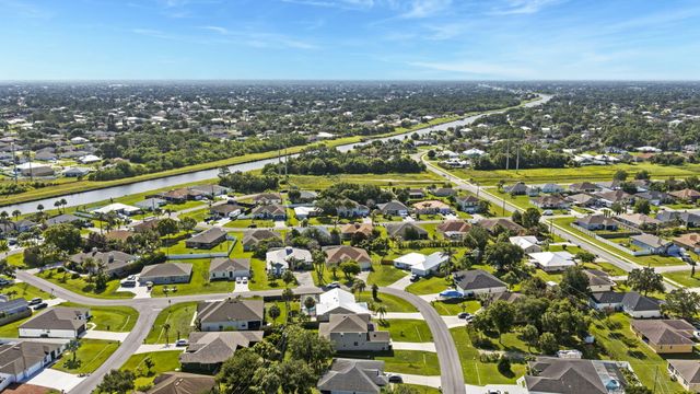 2241 SW Abalon Circle, Port St Lucie, FL 34953