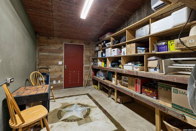 390 Galveston St, Bandera, TX 78003