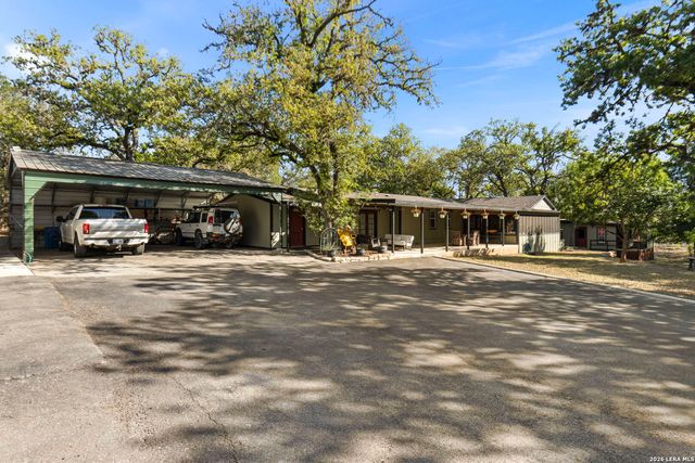 390 Galveston St, Bandera, TX 78003