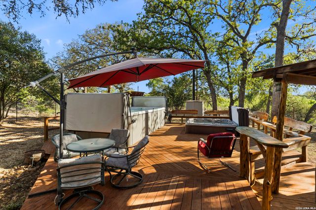 390 Galveston St, Bandera, TX 78003