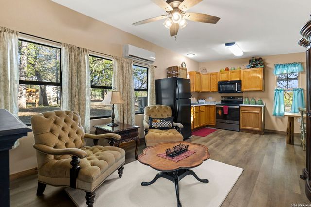 390 Galveston St, Bandera, TX 78003