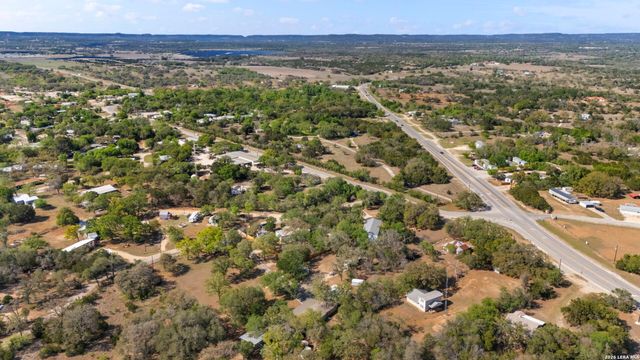 390 Galveston St, Bandera, TX 78003