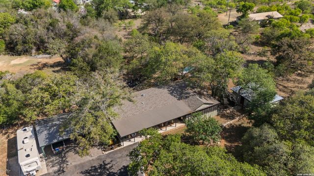 390 Galveston St, Bandera, TX 78003