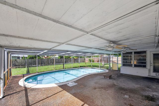 414 FORESTERIA Drive, Lake Park, FL 33403