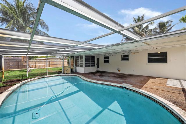 414 FORESTERIA Drive, Lake Park, FL 33403