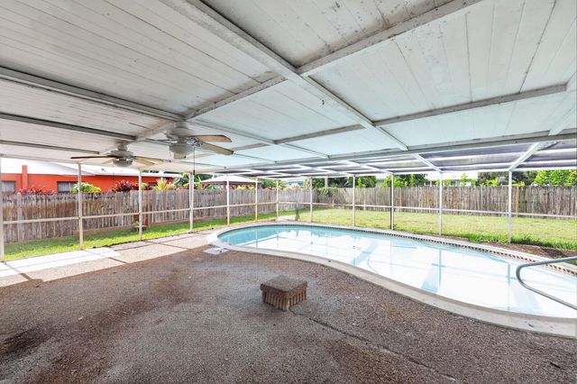 414 FORESTERIA Drive, Lake Park, FL 33403