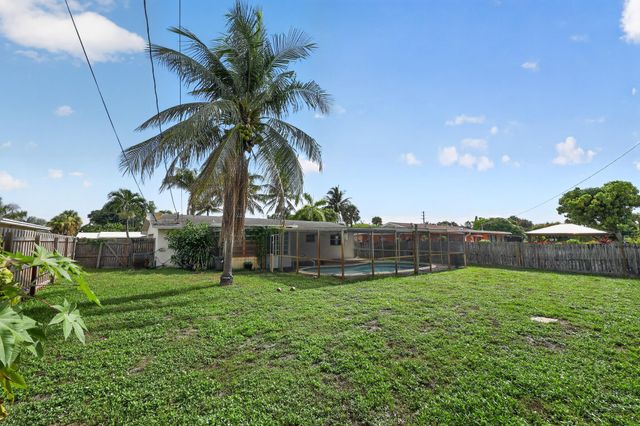414 FORESTERIA Drive, Lake Park, FL 33403