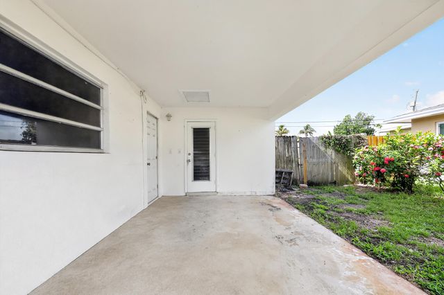 414 FORESTERIA Drive, Lake Park, FL 33403