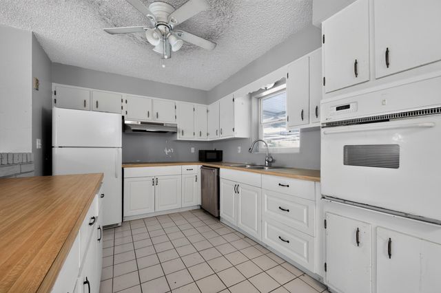 414 FORESTERIA Drive, Lake Park, FL 33403