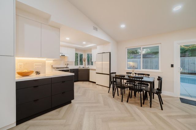 1525 Woodland Oaks Way, Sacramento, CA 95833