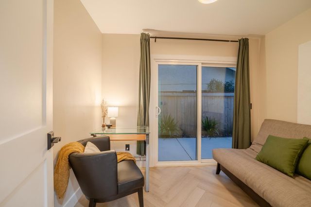 1525 Woodland Oaks Way, Sacramento, CA 95833