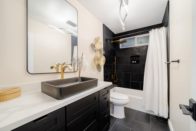 1525 Woodland Oaks Way, Sacramento, CA 95833