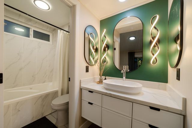 1525 Woodland Oaks Way, Sacramento, CA 95833