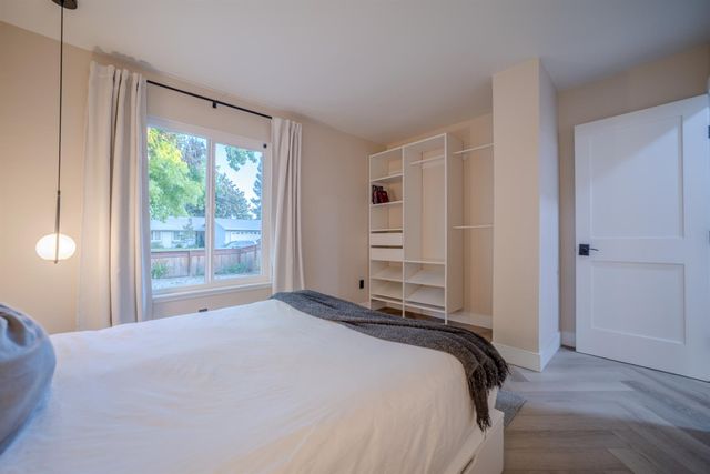 1525 Woodland Oaks Way, Sacramento, CA 95833