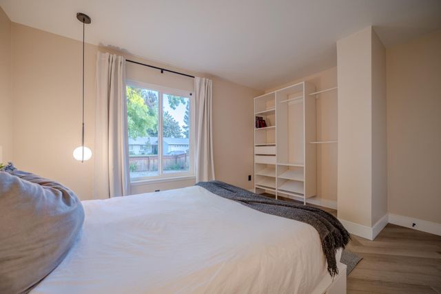 1525 Woodland Oaks Way, Sacramento, CA 95833