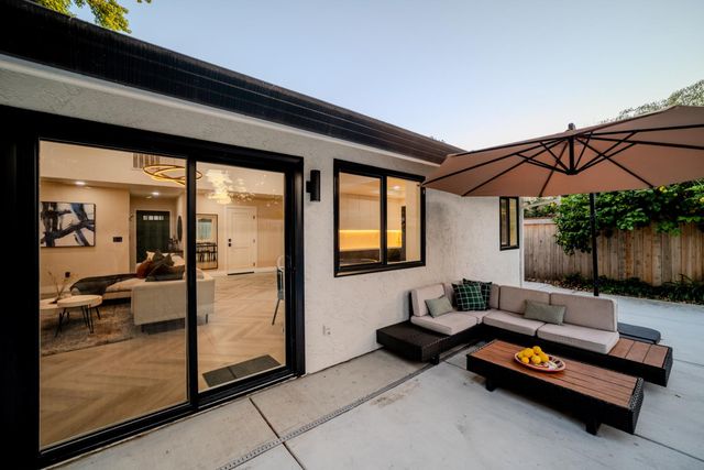 1525 Woodland Oaks Way, Sacramento, CA 95833