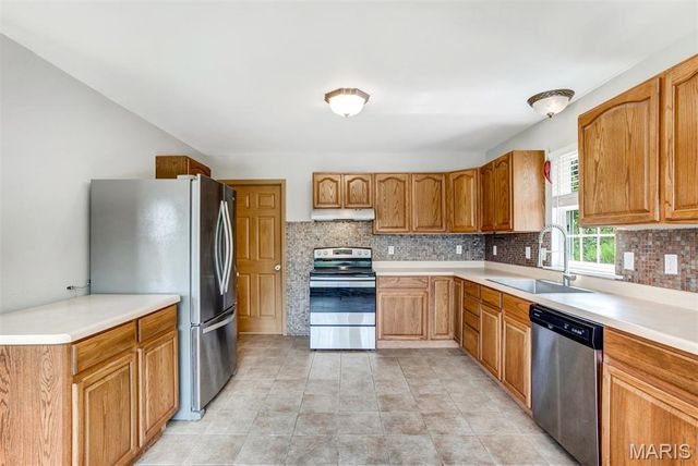 4043 E Shore Drive, Hillsboro, MO 63050