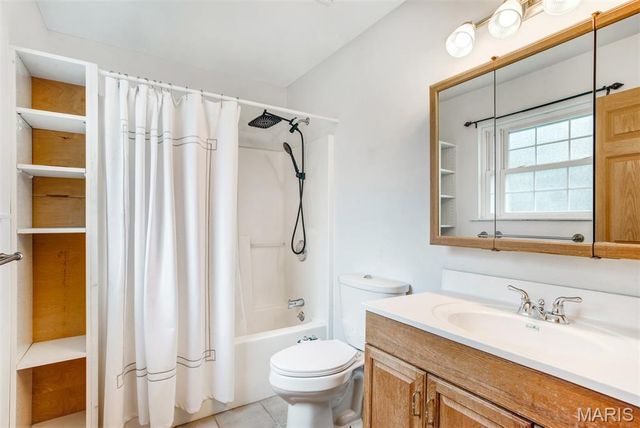 4043 E Shore Drive, Hillsboro, MO 63050
