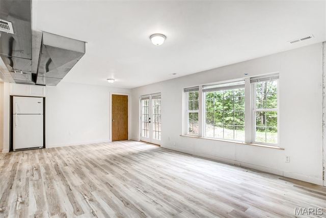 4043 E Shore Drive, Hillsboro, MO 63050