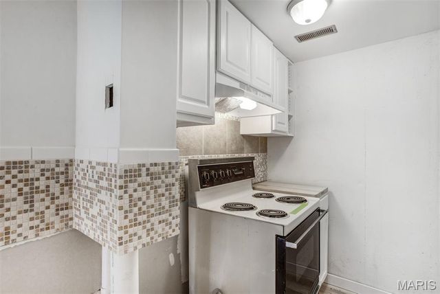 4043 E Shore Drive, Hillsboro, MO 63050