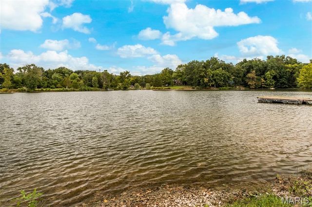 4043 E Shore Drive, Hillsboro, MO 63050