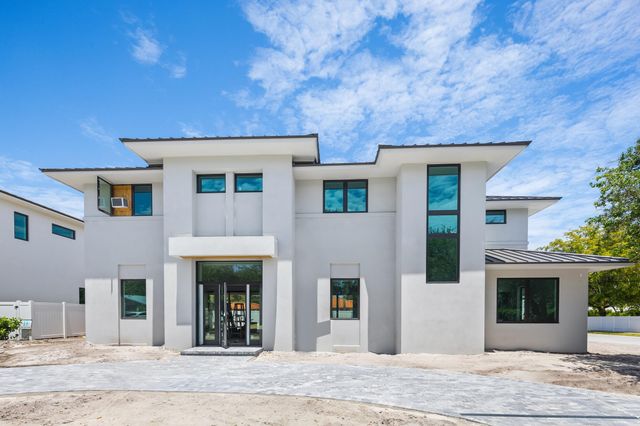 215 SE 5th Street, Delray Beach, FL 33483