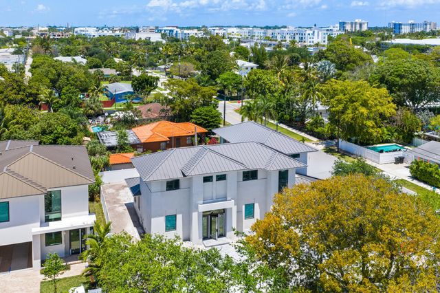 215 SE 5th Street, Delray Beach, FL 33483