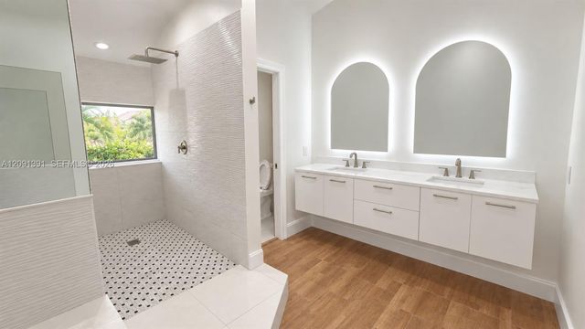 2000 S Bayshore Drive 58, Miami, FL 33133