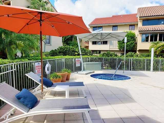 2000 S Bayshore Drive 58, Miami, FL 33133