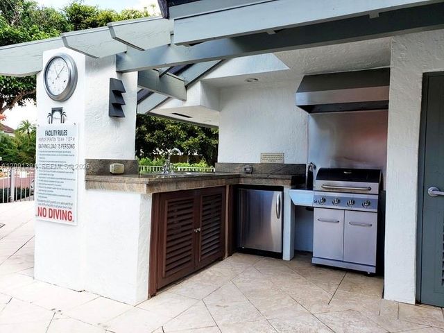 2000 S Bayshore Drive 58, Miami, FL 33133