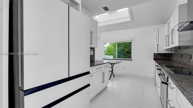 2000 S Bayshore Drive 58, Miami, FL 33133