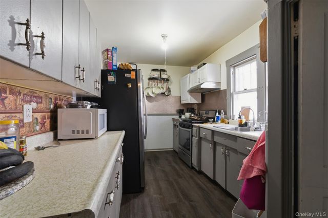 81 Fullerton Avenue, Newburgh, NY 12550