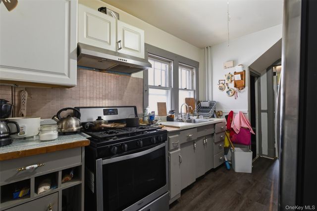 81 Fullerton Avenue, Newburgh, NY 12550